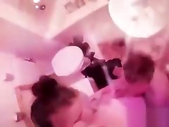 Amateur lesbian cuties get their mamando varios amigos vaginas licked and scr