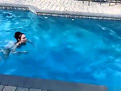 Anal masturbation at the swimming pool with ponm mon CROWN