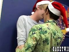 Twinks Liam Summers and Felix Russo enjoy bareback Twinks Liam Summers and Felix Russo enjoy bareback