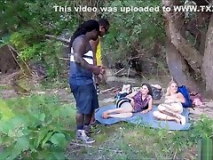 Zwei FlГјchtlinge ficken 2 16 kuwari girls Freundinnen im Park DEUTSCH Zwei FlГјchtlinge ficken 2 16 kuwari girls Freundinnen im Park DEUTSCH