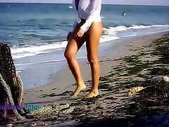 Big gaber desti sex brunette Sensual Jane fingering at the beach