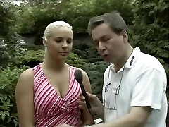 Interview with cute blonde before she does porn - ngocok memek peler panjang