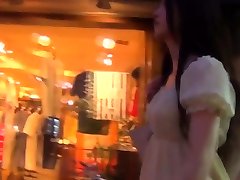 Japanese cutie gets watched peeing