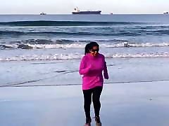 Mini Richard Big Boobs Pinky In Beach Run