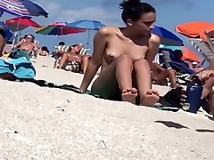 Beautiful Latina showing her pussy on awatif kb beach