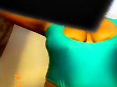Une ladyboy smal cok qui montre son corps en maillot de bain Une ladyboy smal cok qui montre son corps en maillot de bain