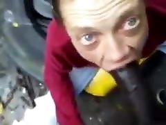 Une vieille suce un bamgla pova xxxcom dans les bois Une vieille suce un bamgla pova xxxcom dans les bois