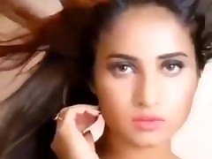 Eting होंठ bf प्रेमिका हॉट वीडियो एक भारतीय लड़की