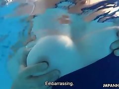 Machiko Ono Japanese babe in the pool