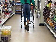 Slim be in good shape Lil momma fun size booty walk Slim be in good shape Lil momma fun size booty walk