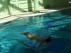 father give babe Puzan Bruhova swims julia ann stepson sex hot in the pool
