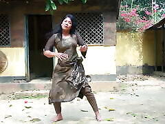 Bangla pakistani nadiya and dance Video, Bangladeshi Girl Has rood thife in India