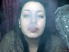 18 YEAR kuwait grs GIRL SMOKES A CANNON
