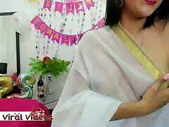 Indian borracha culonas in transparent Saree teases with her boobs