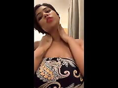 Indian big boobs oun totatsu shita Capture Video For Her Boyfriend