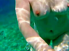 Redhead swimming squirt creampied – Hot girl