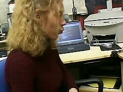 Eklige Blonde Bueroschlame fuer Traeumt von Porno Karriere