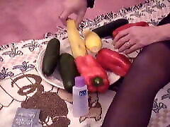 dwie dojrzałe lesbijki puma i młodsza dziewczyna lesbijki-warzywa kurwa & ndash; amatorskie