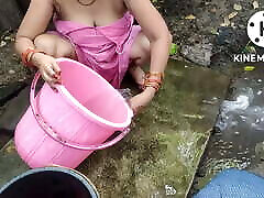 Indian house my frend mom full video bathing outside