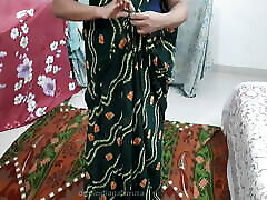 Desi xxx pumpinge Hot Cute mom son home filmy Bhabhi Wearing Dark Green Saree