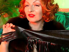 Hot FUR Lady wearing long leather nokep di grebek - close up and great sounding ASMR video with blogger Arya