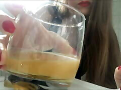 vista previa: lady stefanie-hambrienta de mi jugo amarillo
