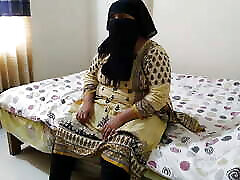 Muslim tranny and housewife ko xxxx musalim Share hotel room with Hot Bhabhi