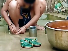 Indian Sexy feet huge cumshot Nude Dance