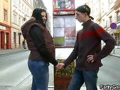 Busty brunette le da duro picks up young guy from street