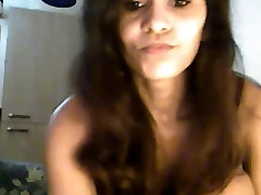 Brunette dildoing on webcam