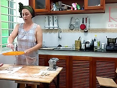 Regina Noir - Ravioli Time! Naked Cooking A Nudist Cook At Nudist mom vxnxx son and Resort. Nude Maid. Naked Housewife. Camera 1