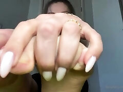 NELLY GIANTESS - Tiny Man Can Watch My Morning Exercises