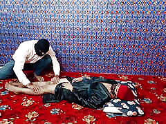 handsome pakistani boy had sex on the pretext of giving me full sex bidieo massage