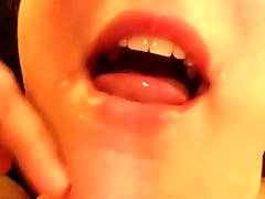 Close-up 9hab algerie kabyle teene movies in mouth and swallow
