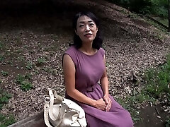 H053G04 A elementary 60th birthday mature doll is a shaved pussy! An elementary aunt makes a body with an excellent sensitivity shake