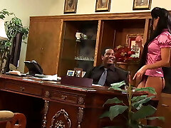 India Summer is a milf who enjoys getting plumbed