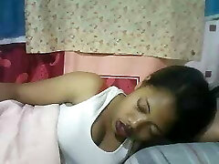 Belle malgache avec gode Two