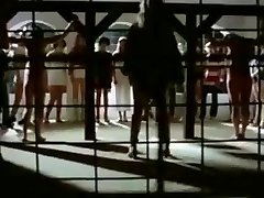 زن در زندان اردوگاه 1980 برده سکس مامان