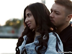 ładna rosyjska dziewczyna z soczystym tyłkiem paulina słodko lubi jakiś wypaczony anal