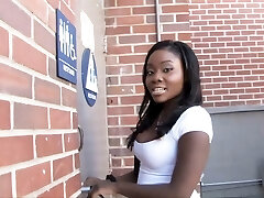 Osa Ultra-cute At Gloryhole