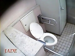 Schoolgirl talks to her bf and drains on toilet spy web cam