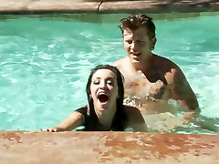 One thirsting dude is gonna fuck 2 dumpy raven haired chicks in pool