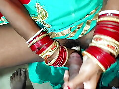 Meri chhoti behen salwar suit pehenithi to bahut beautiful lag rahi thi Isle usko chod dala