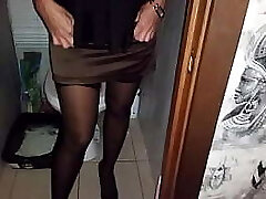 Russian Splendid teacher was doing a lesson and dreamed to pee, the student began to sight on in the toilet, and then slurped and took out big toys (film one, Alina Tumanova)