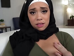 Shy Arab Dumpling In Hijab Asks Her Step-brutha To Give Her The First-time Fuck Lesson