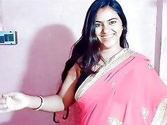 DESI BHABHI NAVEL AND BIG Melons