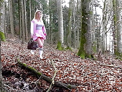 Without WORDS!!! Without saying a word, the walker on the lake shore fucks me! Men's desire?