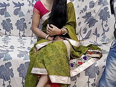 Desi bhabhi ne Kamal ki saree pahankar apane pati ko khus kiya