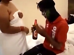Fucking with Zometo dilevri guy in Mature Aunty