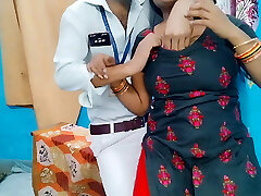 Teacher ne studen ko sex ke naked me nhi bataya schoolgirl ne khud lecturer ke sath  sex kiya